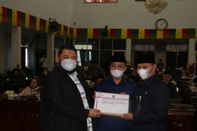Wabup Rohul Sampaikan Nota Keuangan Ranperda Perubahan APBD 2021, PAD Diproyeksi Bertambah 408 Miliar