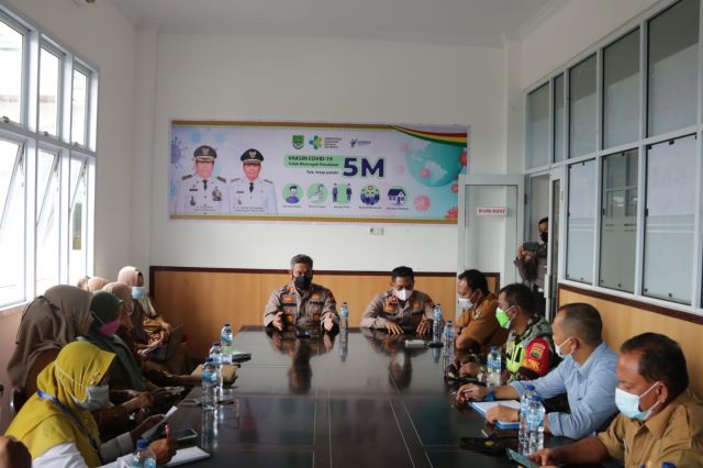 Upaya Percepatan Penanganan Covid-19, Kapolres Rohul Adakan Rapat Di Pusat Data Posko Terpadu Covid-19