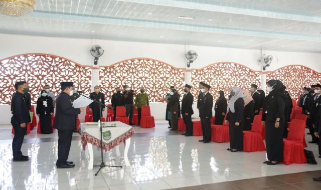 Lantik Pejabat Eselon III, IV dan Kepala Puskesmas, Bupati H. Sukiman Dorong Pejabat lebih Inovatif dan Profesional