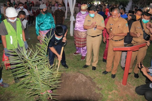 Resmikan Agro Wisata Kebun Kurma Babussalam, Bupati H. Sukiman Minta Kades di Rohul Terus Berinovasi Membangun Desa