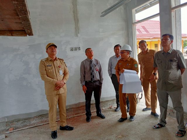 Jadi Contoh Bagi Perusahaan, Wabup Rohul Tinjau Bangunan Baru di SMPN 01 Rambah yang dibangun Dengan CSR BRK Syariah