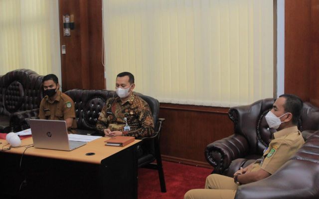 Bupati dan Wabup Rohul ikuti pembekalan kepemimpinan dari Mendagri secara daring
