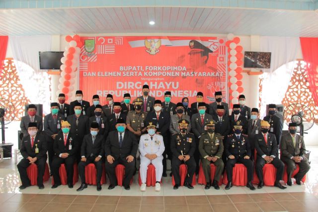 Peringatan HUT ke-75 Kemerdekaan RI, Bupati H.Sukiman Ajak Generasi Muda Isi Kemerdekaan dengan Pembangunan Fisik dan Moral