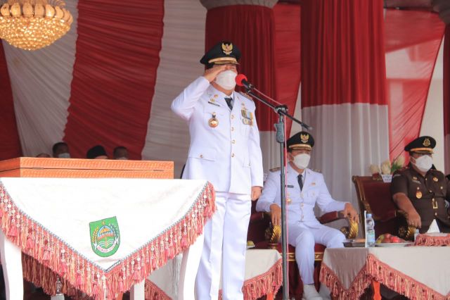Jadi Irup HUT ke-76 RI, Bupati H. Sukiman Ajak Generasi Muda Isi Kemerdekaan dengan Pembangunan