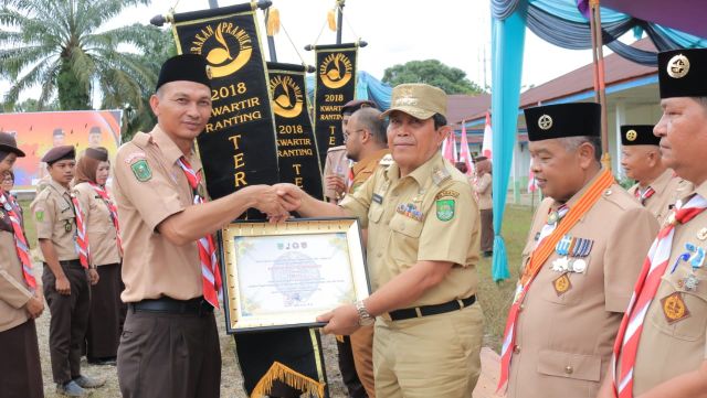 Peringati Hari Pramuka ke 58,Bupati Rohul Buka Jambore Cabang II di Bumi Perkemahan Bukit Tungku, Desa Ujung Batu Timur