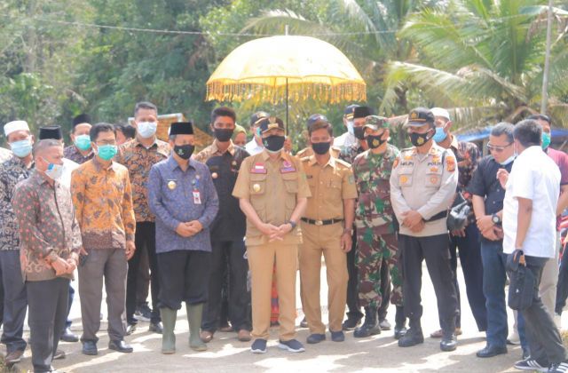 Kunker Gubri Ke Rohul Tampung Aspirasi Masyarakat Dan Lakukan Peninjauan Ruas Jalan Provinsi Penghubung Riau Dan Sumbar