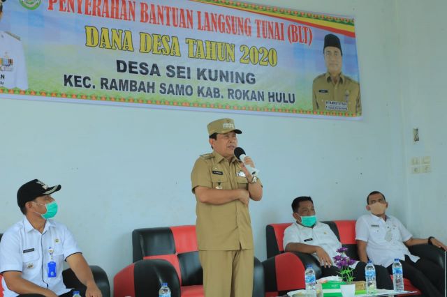 Kunker  Bupati Ke  Dua Desa Di Rambah Samo, Kades Harapkan Realisasi Pembangunan Jalan Dan Jembatan