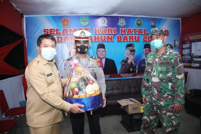 Mewakili Bupati H.Sukiman, Sekda dan Forkompinda Rohul Tinjau Pos Pengamanan Nataru