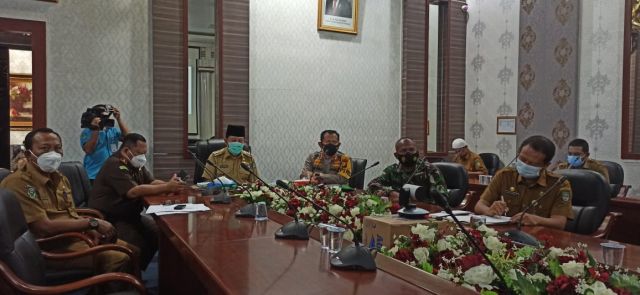 Rakor Virtual Perkembangan Covid-19 Bersama Gubri, Bupati Sukiman Tegaskan Rohul telah Laksanakan PPKM Mikro