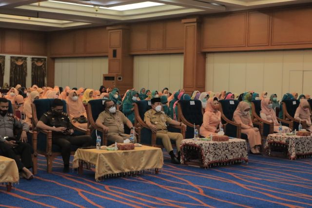 Puncak HUT DWP Ke-22, Bupati H. Sukiman Harap Perempuan Berperan dalam Pembangunan dan dukung Percepatan Vaksinasi