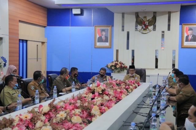 Penyamaan Persepsi Sesuai Permenkes Revisi V, Pjs Bupati : Akan Dilakukan Evaluasi Hari Per Hari Dalam Penanganan Covid-19