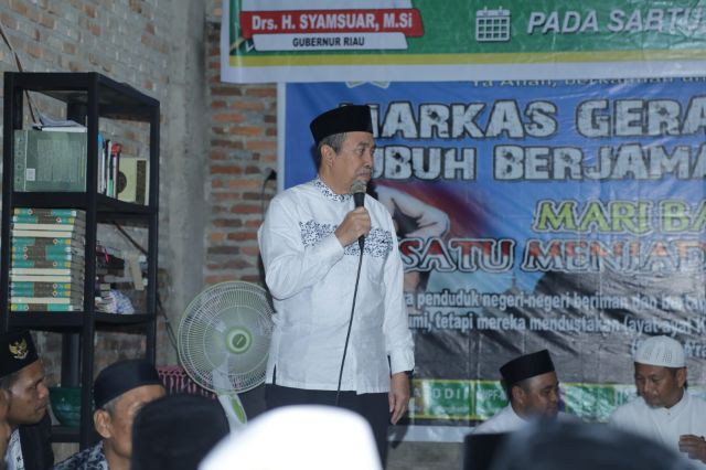 Gubri Bersama Bupati Rohul Salurkan Bantuan Dana Bagi Kaum Dhuafa Dan Para Dai Rokan Hulu