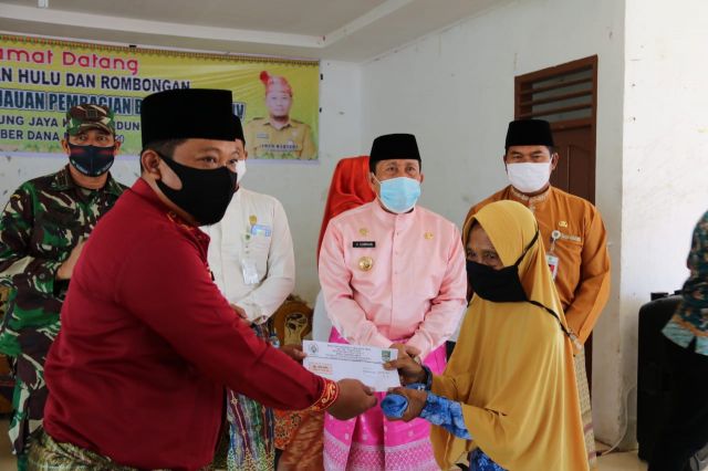 Bupati H.Sukiman Upaya Perjuangkan Harga Jual TBS dan Infrastruktur Jalan Warga Tapung Jaya