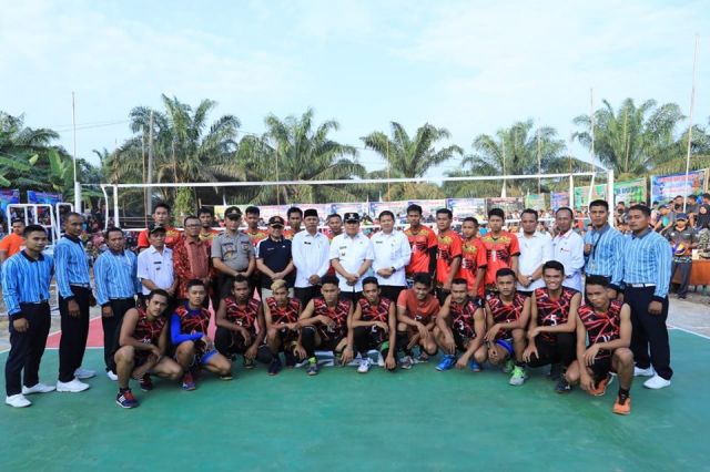 Bupati Sukiman Buka Open Turnamen Bola Voli Rambah Jaya CUP 2019