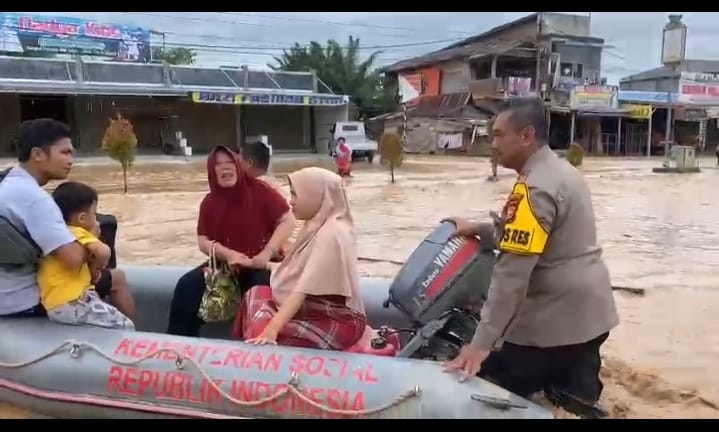 Rohul Kembali Dilanda Banjir 1 223 Kk Terdampak Kapolres Bantu