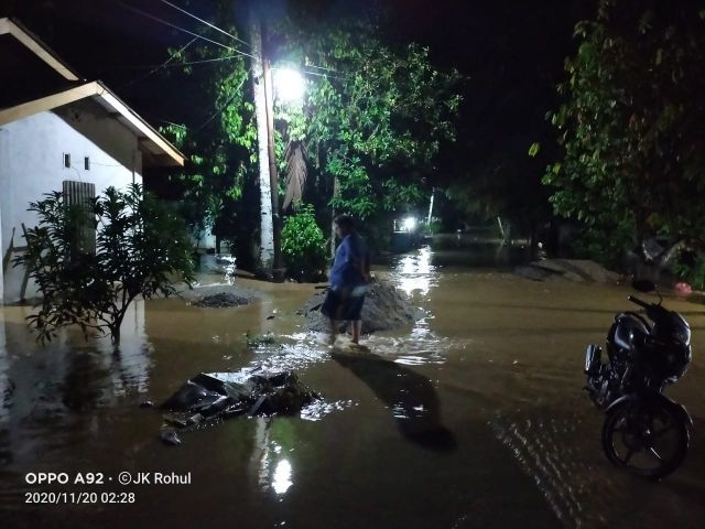 Beberapa Dusun di Kecamatan Rambah Dini Hari Terendam Banjir Akibat Curah Hujan Yang Kuat