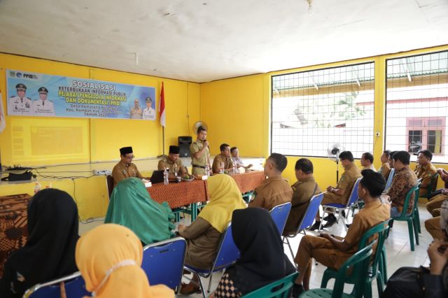 Wakili Provinsi Riau di Ajang Nasional dalam Keterbukaan Informasi Publik: Desa Pematang Berangan Adakan Sosialisasi KIP-PPID Bersama Diskominfo Rohul