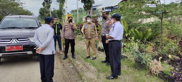 Pemkab Rohul Gandeng Perusahaan Perbaiki Jalan Lintas Provinsi yang Berlubang