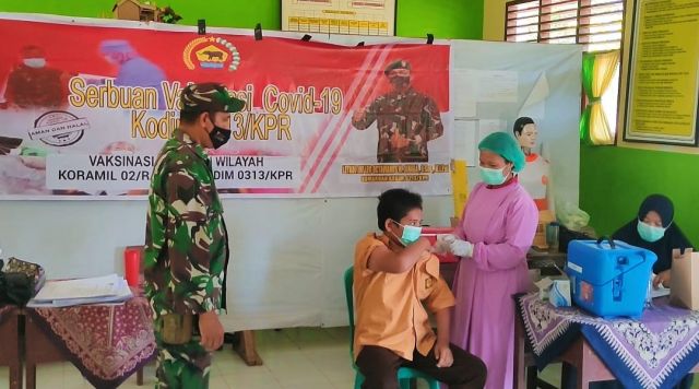 Tim Satgas Covid 19  Kecamatan Rambah Turun ke Sekolah, Guyonan Seorang Siswa, Vaksinasi, Lebih Sakit Putus Cinta