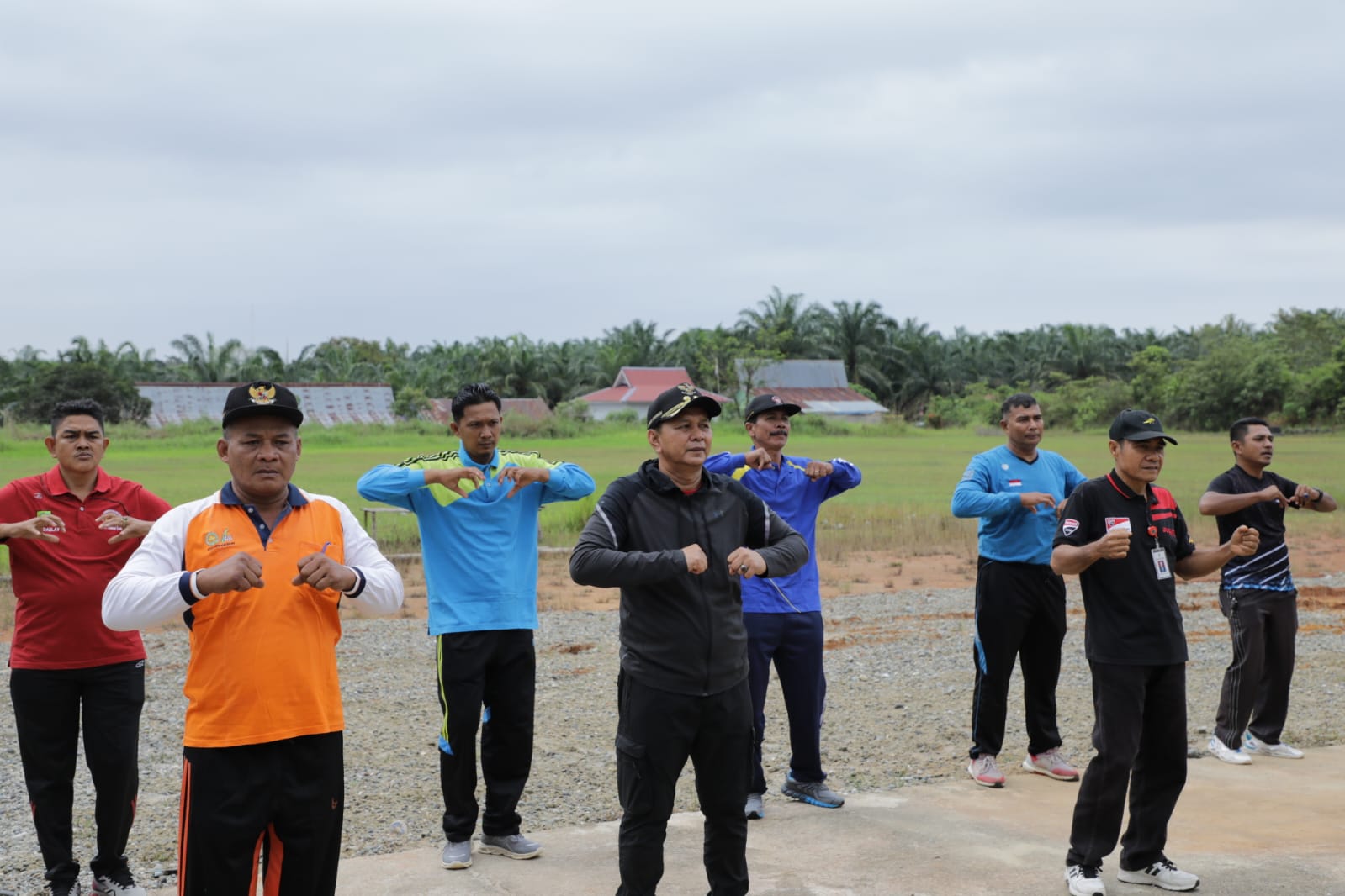 Wabup Rohul H.Indra Gunawan Adakan Senam Sehat Bersama Warga Desa Sei Kuning Sekaligus Penanaman Jagung di Lahan Seluas 10 Hektar